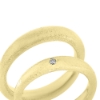 Billede af Forlovelsesringe, massiv 'bølget' hmf overflade, D-ring brill. 0,03 w/vs. 14 kt.
