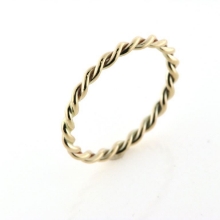 Billede af Ring snoet tråd 8 kt. facon + 1,4 gr. (prisen er excl. guld)