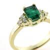 Billede af Ring med smaragd og 6 brillanter a 0,04 w/vs.  14 kt.