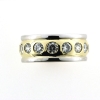 Billede af Ring 2 farvet, br. 8,1 mm., 9 brill. a 0,12 w/vs. 14 kt.
