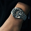 Billede af Seiko 5 Sports Automatic ur stål lænke sort skive 37mm 10bar