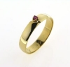 Billede af Ring m. chaton fatn. 2 m/m. syn. sten. 8 kt.