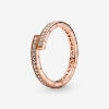 Billede af *Pandora Funklende Overlappende ring rosaforgyldt metalblanding str. 56
