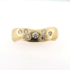 Billede af Ring organisk, barket overflade, 1 brill. a 0,06 ct. + 6 brill. a 0,04 ct.