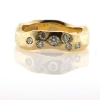 Billede af Ring organisk, barket overflade, 1 brill. a 0,06 ct. + 6 brill. a 0,04 ct.