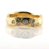 Billede af Ring organisk, barket overflade, 1 brill. a 0,06 ct. + 6 brill. a 0,04 ct.