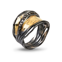 Billede af By Birdie Nebula Pavé Slim ring sort rhodineret sølv m.14kt guldpynt og m. ialt 0,25 ct diamanter str. 52