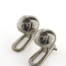 Billede af Kjoleknapper knude, massiv dia. 7,6 mm. 14 kt. hvg. (flad bagside)