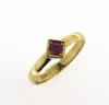 Billede af Ring carre fatn. 3,5 m/m. syn. sten. 8 kt.
