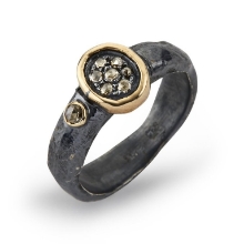 Billede af By Birdie Bronx ring sort rhodineret sølv m.14kt og 0,20 ct brillant str. 60