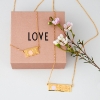 Billede af *Design Letters halskæde med "LOVE" vedhæng sølv forgyldt (45 cm)