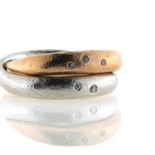 Billede af Ring dobbelt ½ rødt guld + ½ hvg., 1* 0,02 + 4* 0,01 w/vs. 14 kt. Billede af Ring dobbelt ½ rødt guld + ½ hvg., 1* 0,02 + 4* 0,01 w/vs. 14 kt.