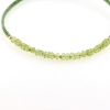 Billede af By Pind Colorful knyttet armbånd vissengrøn med peridot sten og sølv forgyldte kugler