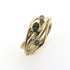 Billede af Ring unika med guldtråde, oval safir + 2 brill. 14 kt. (Trådring)