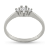 Billede af Ring 3 sten, 1 brill. 0,10 w/vs., 2* brill. a 0,03 w/vs. 14 kt. hvg.