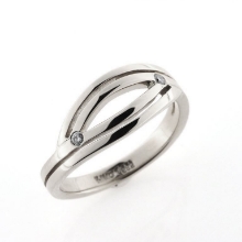 Billede af Ring med 2 brill. a 0,03 w/vs. 14 kt. hvg.