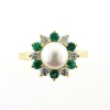 Billede af Rosetring med sv. perle 8-8½ mm., 6 brill. a 0,07 w/si 0g 6 smarg. a 0,08 ct., 14 kt. 