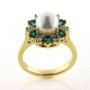 Billede af Rosetring med sv. perle 8-8½ mm., 6 brill. a 0,07 w/si 0g 6 smarg. a 0,08 ct., 14 kt. 