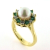 Billede af Rosetring med sv. perle 8-8½ mm., 6 brill. a 0,07 w/si 0g 6 smarg. a 0,08 ct., 14 kt. 