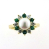 Billede af Rosetring med sv. perle 8-8½ mm., 6 brill. a 0,07 w/si 0g 6 smarg. a 0,08 ct., 14 kt. 