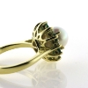 Billede af Rosetring med sv. perle 8-8½ mm., 6 brill. a 0,07 w/si 0g 6 smarg. a 0,08 ct., 14 kt. 