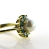 Billede af Rosetring med sv. perle 8-8½ mm., 6 brill. a 0,07 w/si 0g 6 smarg. a 0,08 ct., 14 kt. 