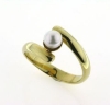 Billede af Ring forskudt m. perleskål, sv. p. 5-5½ mm. 8 kt.