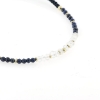Billede af By Pind Colorful knyttet armbånd mørkeblå lapis og månesten sten og sølv forgyldte kugler