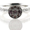 Billede af Ring med safir og 2 sv. perler 14 kt.