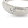 Billede af Vielses/forlovelses ringe bølget, massive, damer. 3* 0,015 w/vs i hjerte 14 kt. hvg.