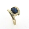 Billede af Ring med oval facetet sten