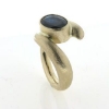 Billede af Ring med oval facetet sten