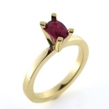 Billede af Ring med oval fac. rubin (uklar) 14 kt.