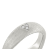 Billede af Ring bølget, massiv 3* 0,015 w/vs. fattet i hjerte 14 kt. hvg.