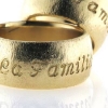 Billede af 1 par ringe, nedfræset "La Familia" 14 kt. 