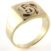 Billede af Herrering med 2 pålod. bogstaver el. monogram, massiv lukket bund, plade 17,5*15,5 mm.