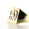 Billede af Herrering med 2 pålod. bogstaver el. monogram, massiv lukket bund, plade 17,5*15,5 mm.