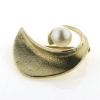 Billede af Broche m. fv. perle 7½ mm. 8 kt.