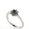 Billede af Rosetring 14 kt. hvg., sort brill. 0,30 ct. + 8 brill. a  0,04 ct. w/vs.