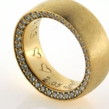 Billede af Ring med 64 brill. a 0,01 w/vs. på 2 sider, ialt 0,64 ct.  br. 6 mm. 14 kt.