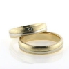 Billede af 1 par 14 kt. ringe med hvg. bånd, damering med brill. 0,03 w/vs.