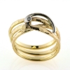 Billede af Ring med guldtråde, påloddet hvg. pynt, isat brill. 0,03 w/vs. 14 kt. (Trådring)