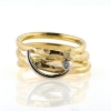 Billede af Ring med guldtråde, påloddet hvg. pynt, isat brill. 0,03 w/vs. 14 kt. (Trådring)