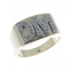 Billede af Herrering 14 kt. med udsavede bogstaver i 14 kt. hvg., 29 brill. a 0,01 w/vs.