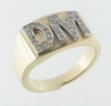 Billede af Herrering 14 kt. med udsavede bogstaver i 14 kt. hvg., 29 brill. a 0,01 w/vs.