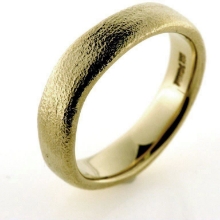 Billede af Ring hamret overflade 14 kt. (ring st.48-59)