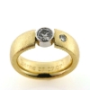 Billede af Ring med brill. 0,63 ct. i hvg. fatning og brill. 0,10 ct. 14 kt.