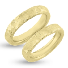 Billede af Vielses & Forlovelses ringe Rustik overflade14 kt. Billede af Vielses & Forlovelses ringe Rustik overflade14 kt.