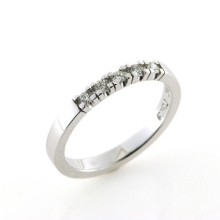 Billede af Allia. ring 14 kt. hvg. 5* 0,04 w/vs. (b.2,6 mm.,tyk.1,8 mm.)