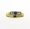 Billede af Ring m carre fatn. m. 3 * syn. stene a 3,0 mm. 14 kt.